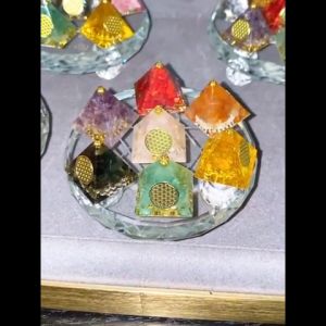 玄数女王 迷你七星阵 Mini Seven-Star Formation Crystal Decoration enhances various aspects of our lives including health interpersonal relationships wealth reputation influential connections protection and home harmony.