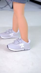 HIPZI Sepatu Anak Velcro Anti Selip Sneakers Olahraga Anak Laki Laki Perempuan HADS Abu Putih Terbaru 2023