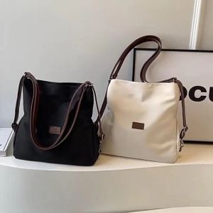 LHMonday มาใหม่ พร้อมส่ง กระเป๋าแฟชั่น ขนาดใหญ่จุใจ ใส่ของได้เยอะ ดีเทลเก๋ สะพายได้ 2 แบบ จะสะพายข้าง หรือสะพายหลังก็น่ารัก มีมา 2 สี สาวๆสายแบกต้องมี บอกเลย