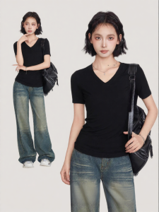 BAIDAIFEI | V-neck Straight Shoulder Slim-fit Cropped Short-sleeve Cotton T-shirt