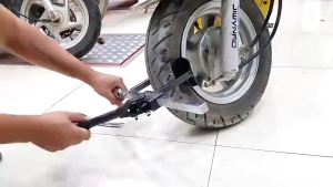 Vam ép lốp xe ga xe điện xe tải nhỏ bằng tay có thể banh lốp