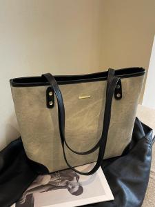 กระเป๋าถือทรงสี่เหลี่ยมจัตุรัสความจุขนาดใหญ่สำหรับผู้หญิง กระเป๋าสะพายไหล่ลำลองสำหรับเดินทาง กระเป๋าสะพายไหล่แบบหนัง PU สำหรับฤดูใบไม้ร่วงและฤดูหนาว