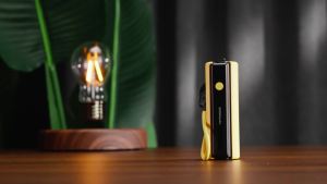MeeGoo 5000mah Mini Powerbank Built In Cable Fast Charge Pocket Portable Powerbank With Flashlight For iPhone/Samsung/Huawei/Xiaomi