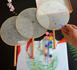 หนังสือปิดลาย DIY ฤดูใบไม้ร่วง เครื่องประดับตกแต่งบ้านสไตล์จีนโบราณ ภาพวาดผ้าไหมสีขาว ฝีมือเยาวชน วัสดุผ้าไหม