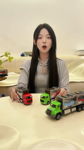 Hộp Xe Đồ Chơi Container Chở Hàng Tỷ Lệ Kích Cỡ 1:40 Nhiều Mẫu