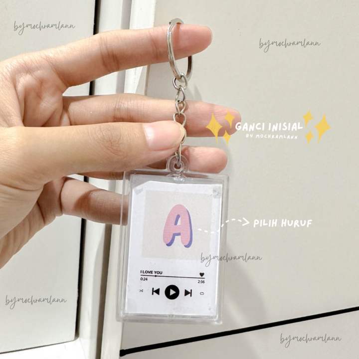 GANTUNGAN KUNCI AKRILIK INISIAL//GANCI HURUF//GANTUNGAN SPOTIFY INISIAL ...