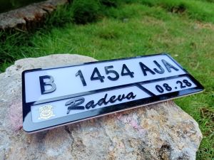 plat motor akrilik timbul frame