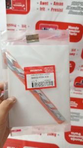 Emblem logo body cover 3D Vario 150 eSP K59 (2015 - 2018) original honda 86832K59A30