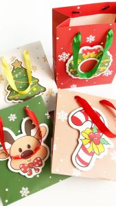 Pinky Bee Kantong Kertas / Paper Bag Natal Rusa 3D 23x18x10cm 70180900