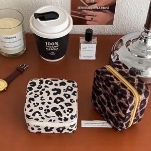 Kotak Perhiasan TOP1100: Desain Elegan & Berkualitas Tinggi