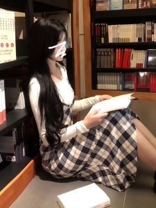 French Vintage Plaid Strap Long Dress Womens New 2025 Spring Autumn Korean Style High Waist Two-Piece Set Skirt City Commuting