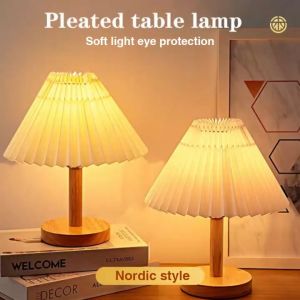 โคมไฟตั้งโต๊ะ โคมไฟข้างเตียงที่เรียบง่ายทันสมัยนอร์ดิกห้องนอน ไม้เนื้อแข็ง แสงอบอุ่นLED