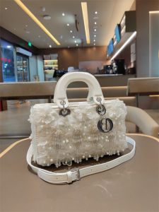 Elegant Fairy Lady Tassel Flower Handbag New Style Chic Leather Womens Bag Fashionable Trendy Shoulder Bag Casual Magnetic Buckle