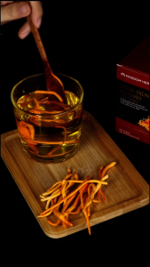 Đông trùng hạ thảo Kingdom Herb chính hãng hữu cơ hộp 10g nấm đông trùng hạ thảo sấy thăng hoa thượng hạng