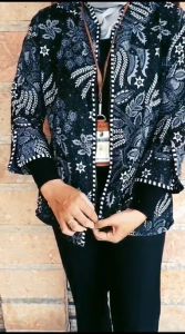 Baju Batik Wanita Terbaru 2023 & Kemeja Batik Kerja