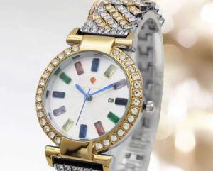 New Womens Diamond Bracelet Watch Rainbow Diamond Dial Light Luxury Waterproof Womens Watch Casual All-Match Students Watch
