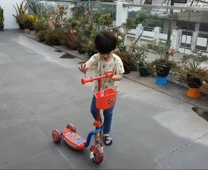 Scooter PMB CAT S-01 Skuter + Musik Anak Otoped Sekuter Roda Tiga Anak