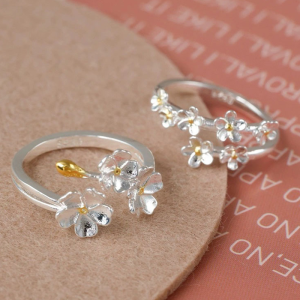 🔥French Style Vintage Iris Opening Ring Niche Design High-end Light Luxury Adjustable Ring Female LovelylifeFu👍