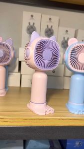 พร้อมส่ง พัดลมมินิ Kitty สายสีดำ คุณภาพ 50% ร่างกาย สำหรับช่วง 2-3 สัปดาห์