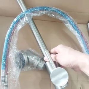 Bộ Vòi Rửa Chén Rửa Bát Nóng Lạnh Bằng Inox 304 Cứng Cao Cấp Xoay 360 Độ Tặng 1 Đôi Dây Cấp