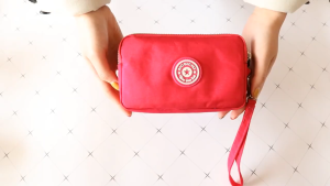 Dompet HP Nylon Wanita 3 Kantong Resleting Tahan Air Kapasitas Besar Banyak Pilihan Warna JCW101