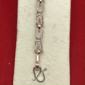 สร้อยข้อมือเงินลายเกลียวมีนา ความยาว 6.5 นิ้ว ชุบเงิน แฟชั่น เครื่องประดับ ดีไซน์สวย ใช้ได้ทุกโอกาส พร้อมส่ง