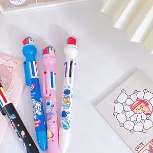 24Hr ปากกา 6 สี พร้อมลูกกลิ้งประทับตราลายน่ารัก ปากกาลายนักบินอวกาศ ปากกาหลายสีดีไซน์น่ารัก ปากกากลิ้งได้