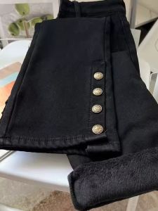 กางเกงยีนส์ทรงตรงเอวสูงหนา ทรงเข้ารูป ทรงสลิมฟิต กางเกงขายาวทรงตรง ทรงหลวม ทรงลำลอง ทรงย้อนยุค สไตล์วินเทจ