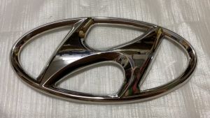 Logo chữ H lớn kích thước 16cm x 32cm dùng nhiều xe