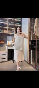 Elegant V-Neck Sleeveless Satin Camisole Top for Women - White - Flowy - Lightweight - Versatile - Casual Wear