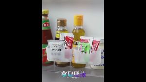 2 ชิ้น กล่องเก็บของแขวนประตูด้านข้างตู้เย็น ABS โปร่งใส กล่องเก็บของแบบแขวน กล่องเสริมอเนกประสงค์ ใช้ได้ทั้งในและนอกตู้เย็น