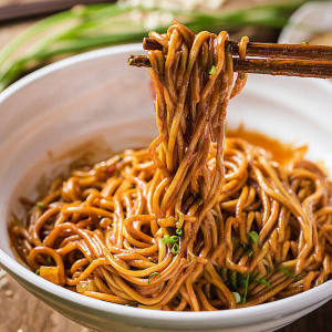 Wuhan authentic hot dry noodles with seasoning bag instant dry noodles Lei Cailins food