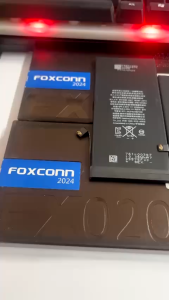 PIN Thay Thế FOXCONN _DLC dành cho TÁO 8 /8P  tặng keo và tool