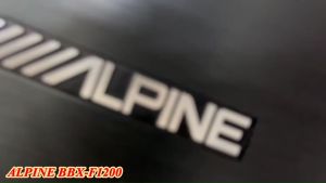 เพาเวอร์แอมป์รถยนต์ ALPINE BBX-F1200 Class AB 4Channel แอมป์ขับลำโพงกลาง-แหลม รายละเอียดเสียงดีมาก ซิงค์สีดำ MAX 1200w คลาส AB ประสิทธิภาพสูง