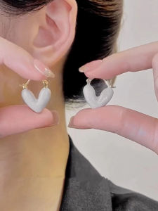 Elegant White Drip Glaze Heart Shaped Womens Earrings Fashionable Small And Delicate Ear Jewelry Alloy Embedded Artificial Gemstones
