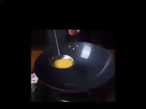 เผาแล้วพร้อมใช้งาน แถมตะหลิว กระทะเหล็ก กระทะเหล็กเผา เคลือบน้ำมันธรรมชาติ กะทะเหล็กเผาไฟ ไม่เคลือบผิว กระทะเหล็กแท้ กระทะเหล็กเผาไฟ กระทะผัด กระทะทอด กระทะจีน กระทะเผา กระทะเหล็กเผาแล้ว กะทะเหล็ก กะทะเผา กระทะจีนเผา ด้ามไม้ กระทะไม่ติดก้น กระทะเผาไฟ - Lazada