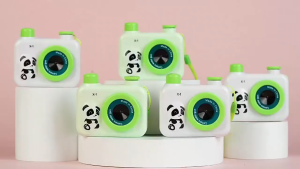 Water Prank Camera Cute Panda Simulation Camera with Water Spray Cool Gag Toys Photographed Props Novelty Item for Graduation Enjoyment