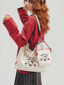 TOUTOU | Túi Xách Tote BFF Quà Tặng HelloKitty Matrioska