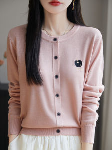 เสื้อคาร์ดิแกนถักคอปีกคอกลมทรงหลวมสไตล์ฤดูใบไม้ผลิและฤดูร้อนสำหรับผู้หญิง ผ้าขนสัตว์ทอแบบดีไซน์ปักลายแอปเปิ้ล