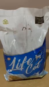 LIfe Cat Dry Food 1Kg - Makanan Kucing Lifecat