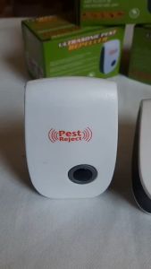 Alat Pengusir dan Pembasmi Serangga Nyamuk Tikus Lalat Kecoak Pest Reject Repeller Ultra Ultrasonik Anti Hama Ultrasonic Pest Paling Ampuh