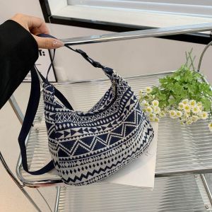 Casual Large Capacity Geometric Bucket Bag Womens Black Color Block Single Shoulder Bag Four Seasons Versatile Dirt Resistant New 2024
