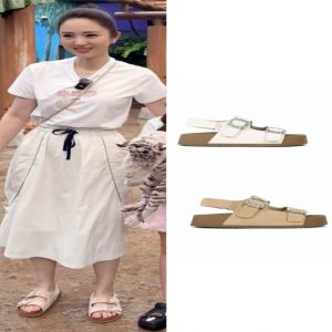 รองเท้าแตะส้นหนาแบบสวมสบายสไตล์โรมันสำหรับผู้หญิง รองเท้าแตะแบบสวมส้นแบนแบบสวมสบาย พื้นยาง ดีไซน์ฤดูร้อน 2025