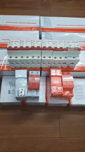 Bộ ngắt mạch CB DC 1000V điện một chiều cầu dao chuyên dụng cho Solar Năng Lượng Mặt Trời 63A LWR-át 1 chiều - át tô mát- aptomat-cb1000v