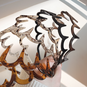 Anti-Slip Large Wave Hairband: A Stylish Summer Accessory