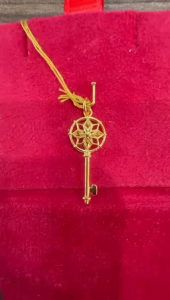 Poh Heng Jewellery 22K Stellar Key Pendant in Yellow Gold [Price By Weight]