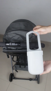 Charissa ที่แขวนขวดน้ำ สำหรับติดรถเข็นเด็ก วัสดุซิลิโคน ทนทาน ป้องกันการกระแทกและรอยขีดข่วน พร้อมส่ง