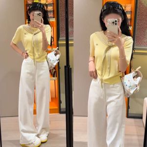 Áo Thun Tay Ngắn Thiết Kế Thời Trang Hàn Quốc Mùa Hè 2025 Giảm Tuổi Thon Gọn Che Phủ Kết Hợp Với Khăn Choàng Lụa Băng