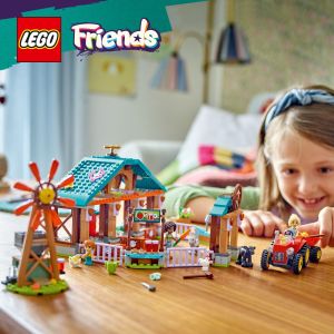 LEGO Friends 42617 Farm Animal Sanctuary Toy (489 Pieces) Balok Mainan Anak (6 Tahun+)