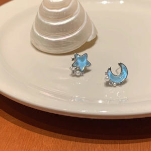 Lemon Tree House ต่างหูมุกพระจันทร์สีฟ้าสวยงามสําหรับผู้หญิงที่มีการออกแบบที่ไม่ซ้ําใครไม่ต้องใช้รูหูโลหะผสมเงินชุบทอง